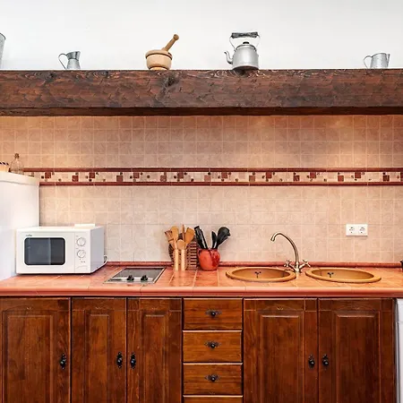 Cortijo La Dehesa * קוניל דה לה פרונטרה